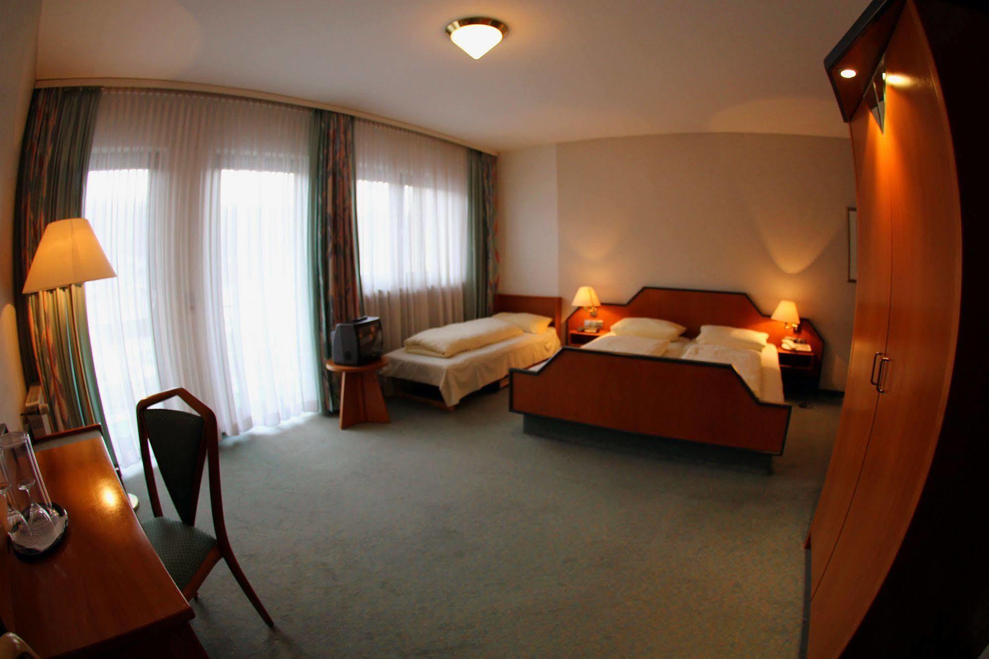 Pohl'S Rheinhotel Adler Sankt Goarshausen Exterior photo